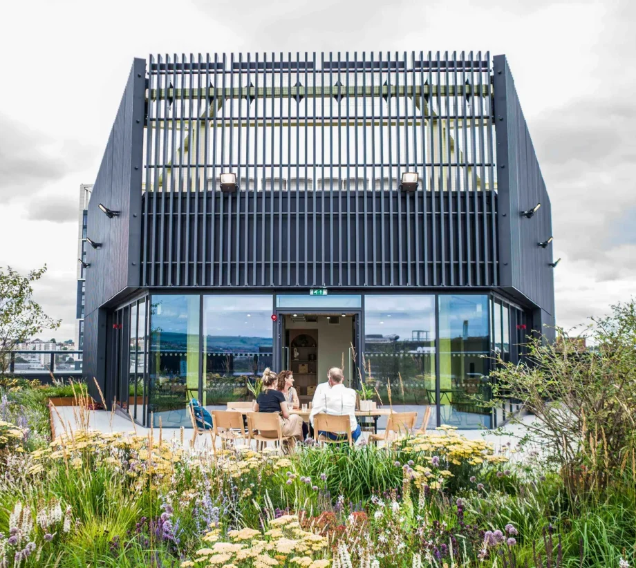 05-building-cafe